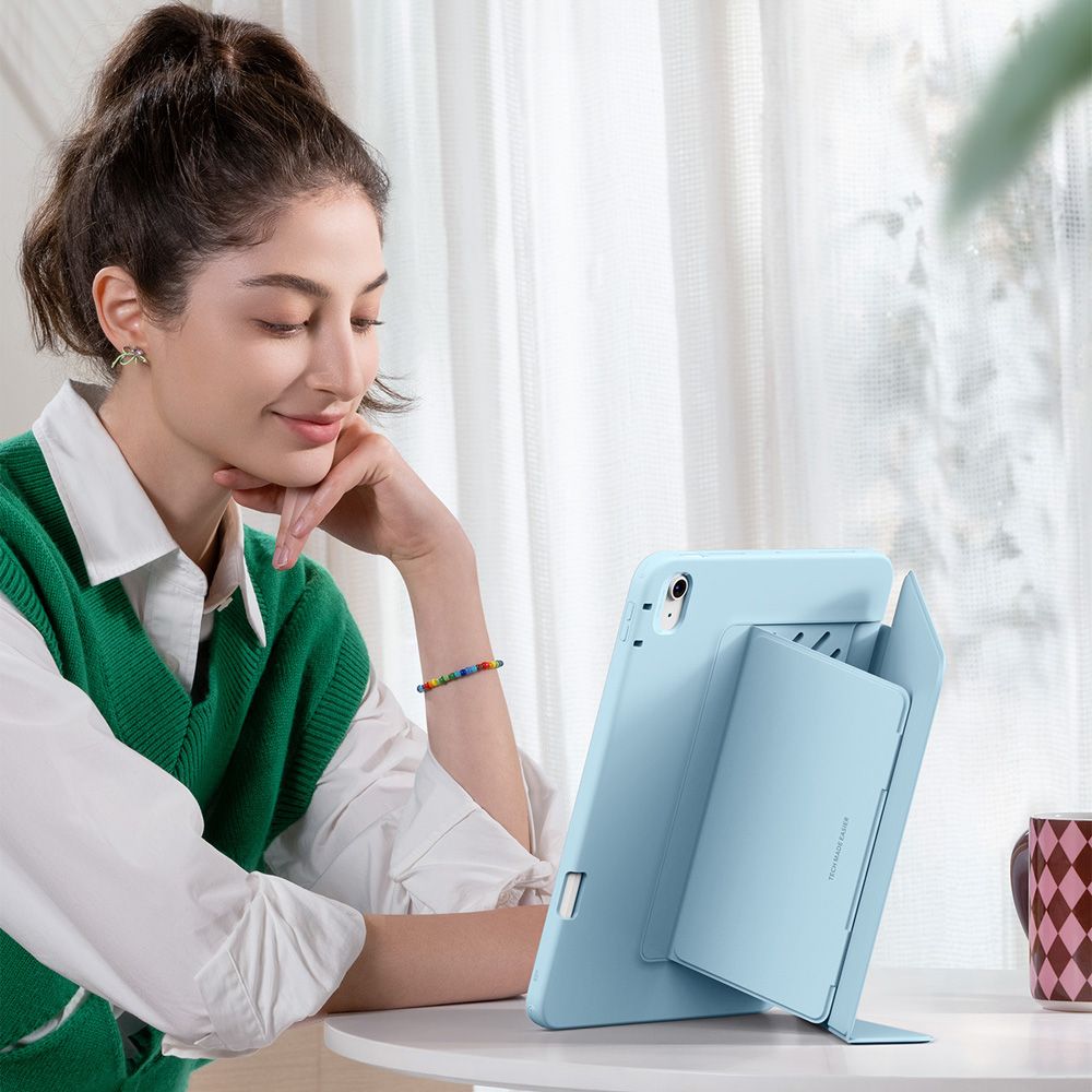 Etui z klapką ESR Flip Hybrid do iPad Air 11" / 10.9" 2025/2024/2022/2020, błękitne. Regulowana podstawka z trzema kątami nachylenia: 60, 45 i 25 stopni, stabilna konstrukcja.